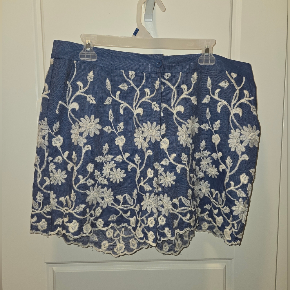 Floral Embroidered Blue Women's Shorts